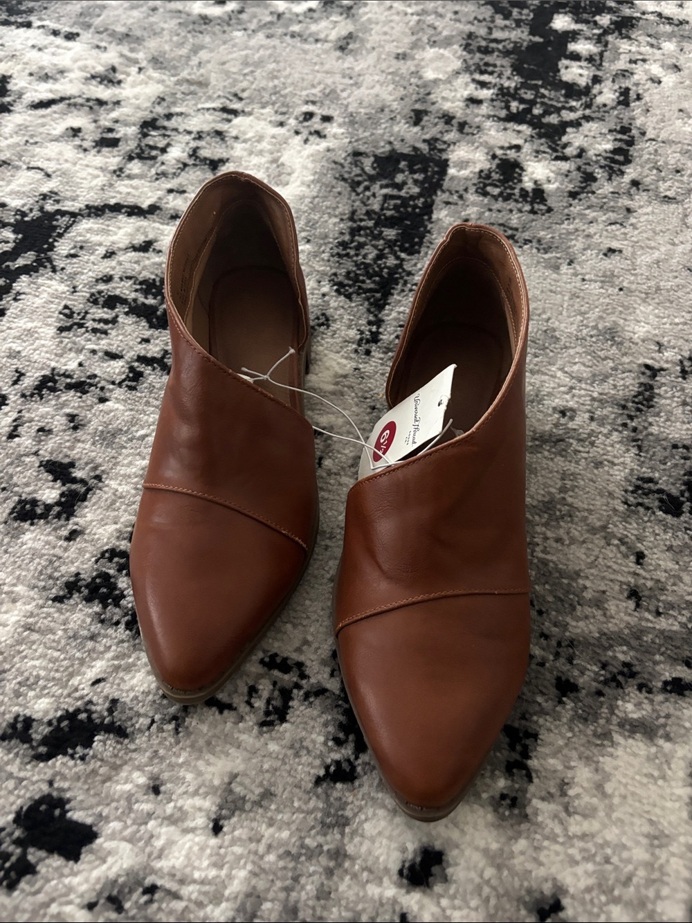 Universal Thread Women's Tan Pointed Leather Ankle Booties